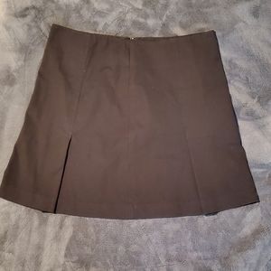 Box pleat skirt in olive green